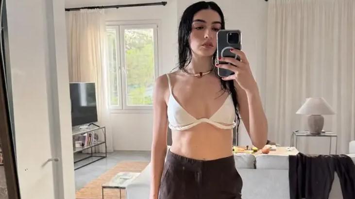 Hazar Ergüçlü tatile doymuyor Bikini pozlarına beğeni yağmuru