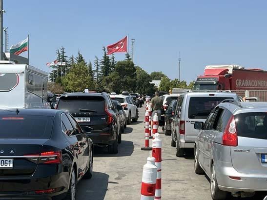 2.5 milyon kişi kapıdan geçti ‘Geldiğimizde sevinç, gittiğimizde hüzün’