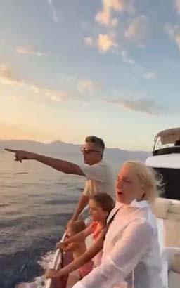 Yer: Antalya Teknedeki turistler şoke oldu: Sürü halinde ortaya çıktılar