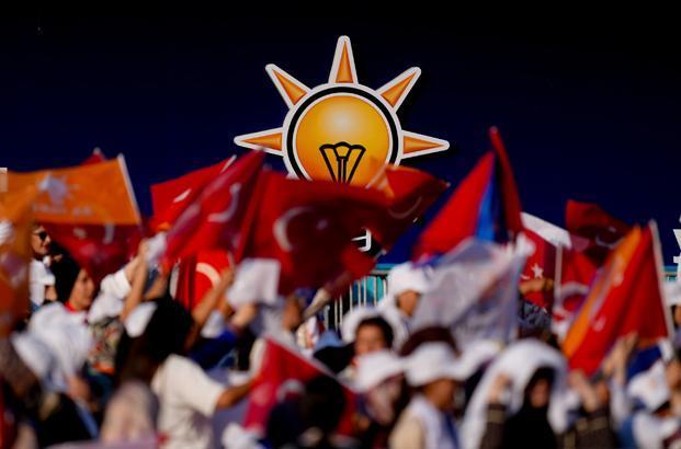 AK Parti 25. yıl coşkusu Vatandaşlardan yoğun ilgi