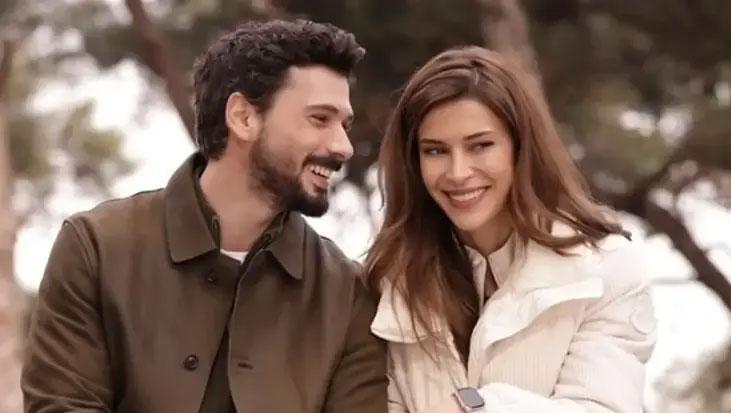 PARTNERİYLE AŞK YAŞIYOR