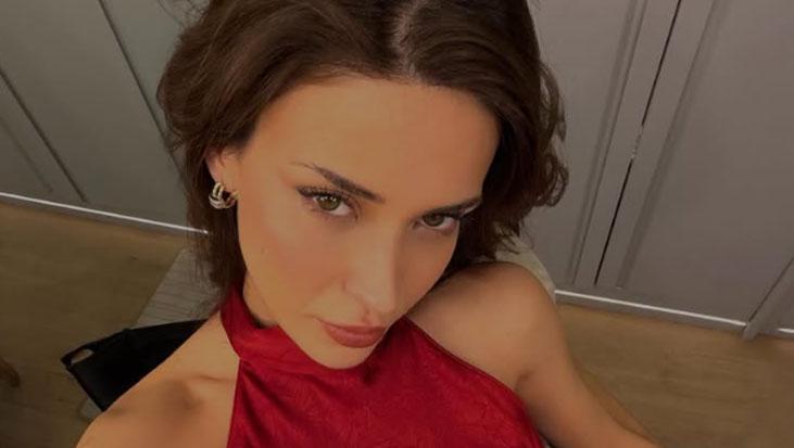 ÇOCUKLUK FOTOĞRAFINI PAYLAŞTI