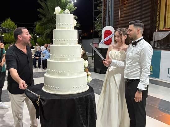 Baklava ikramı aşka dönüştü Polonyalı gelinin gizli şekeri evlilikle sonuçlandı
