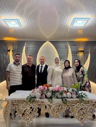 Düğün konvoyu görenleri şaşırttı Gelin ve damat motosikletle salona girdi