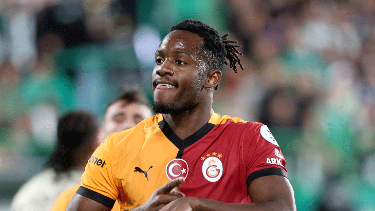3 KULÜPTE FORMA GİYDİ
