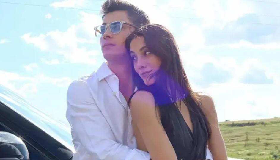 Bozcaada’da romantik tatil Atakan Özkaya ve sevgilisi Dilin Döğerden aşk dolu pozlar