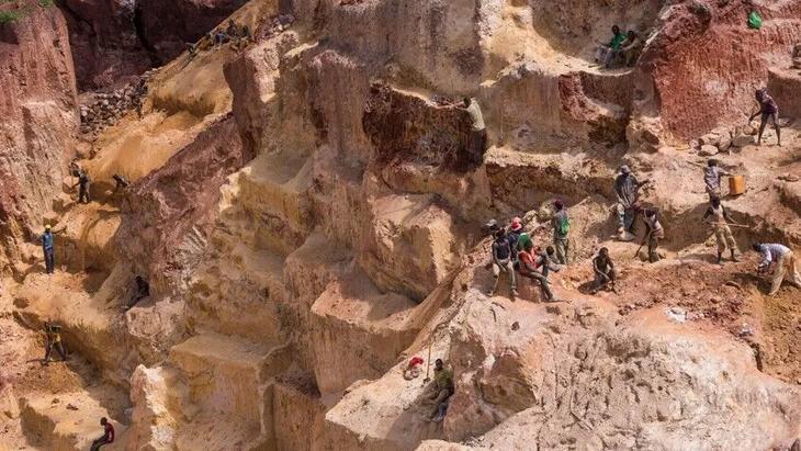 Gold mine collapse kills at least 100 people in Central Africa - Milliyet