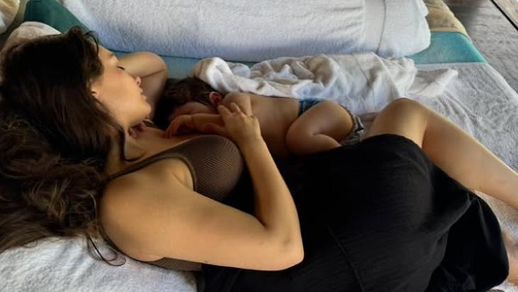 Neslihan Atagül ve ailesinin tekne keyfi Pastayı üflerken gözlerinden uykusuzluk aktı