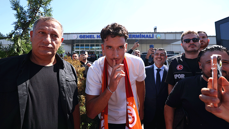 Galatasarayın yeni transferi Deniz Gül, İstanbula geldi