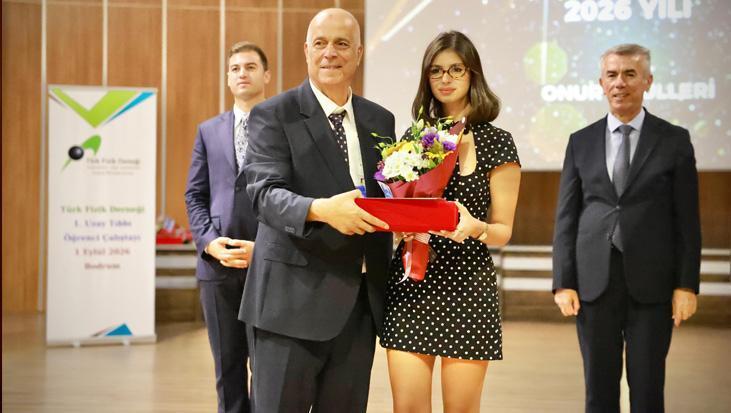 Taşacak Bu Denizin Fadimesi şaşırttı Zeynep Atılgana fizik onur ödülü