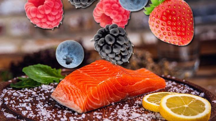 Orman meyveli salsa soslu somon 25 dakikada hazır Hem acı hem tatlı
