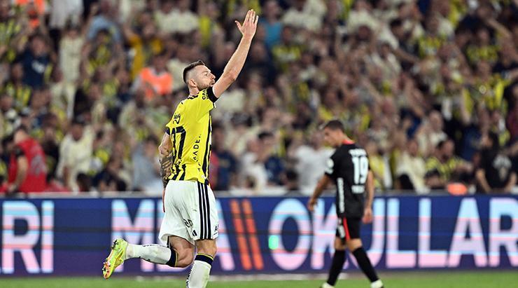 Fenerbahçe-Beşiktaş derbisinden fotoğraflar