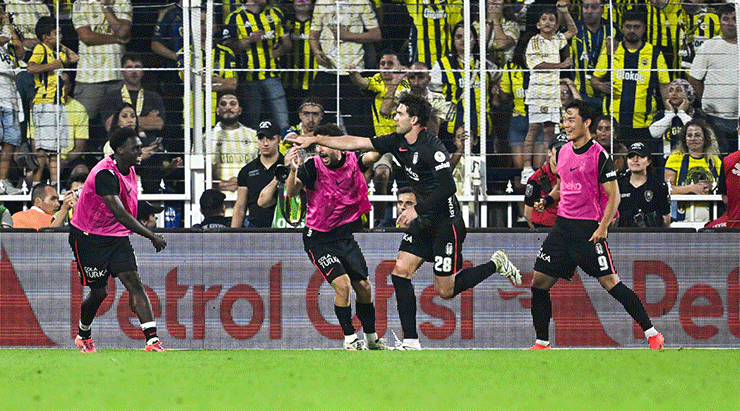 Fenerbahçe-Beşiktaş derbisinden fotoğraflar