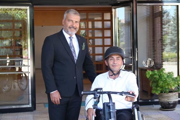 GERÇEKTEN KENDİSİNİ TEBRİK EDİYORUM