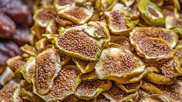 Aynı atıştırmalıkları tüketmekten sıkılanlar için incir cipsi tarifi Dilim dilim hazırlayın