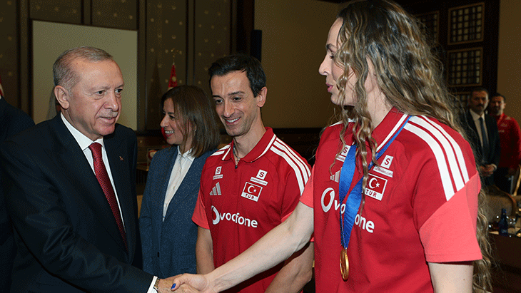 Cumhurbaşkanı Erdoğan, şampiyon milli voleybolcuları kabul etti