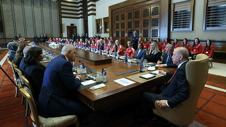 Cumhurbaşkanı Erdoğan, şampiyon milli voleybolcuları kabul etti