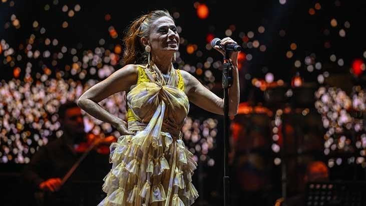 Yıldız Tilbe konserinde kavga çıktı Ekipler müdahale etti