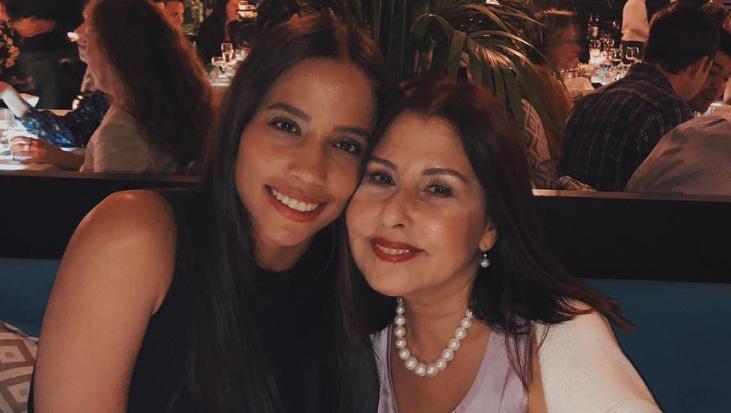 Nilüferden kızı Ayşe Nazlı ve damadıyla mutluluk karesi Beğeni yağdı