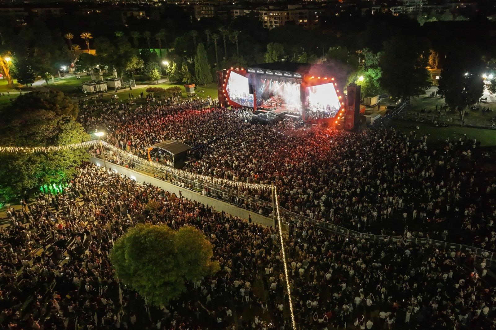 İzmirde Gülşen rüzgarı: En sevdiğim yerdeyim