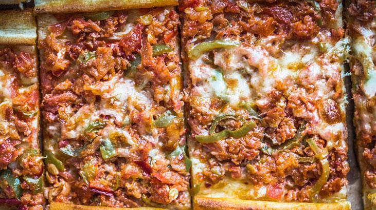 Taş fırın ustalarının sır gibi sakladığı tarif Bol kıymalı nefis pide