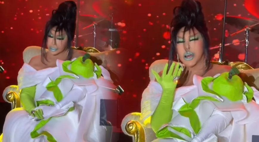 Diva şov Bülent Ersoyun elmalı kostümü olay oldu