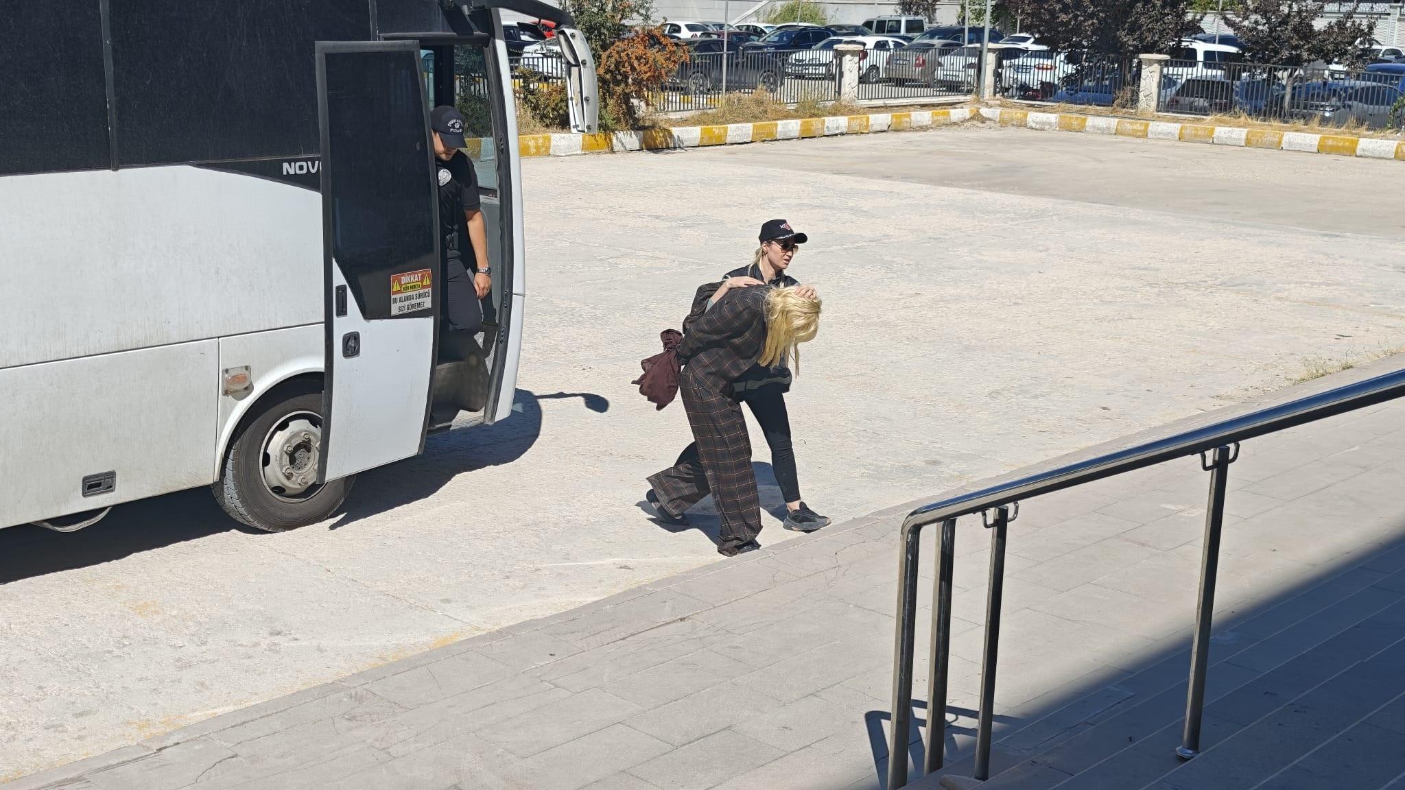 Sanal medya ünlüsü Çağla Öz Tançalan, adliyeye sevk edildi