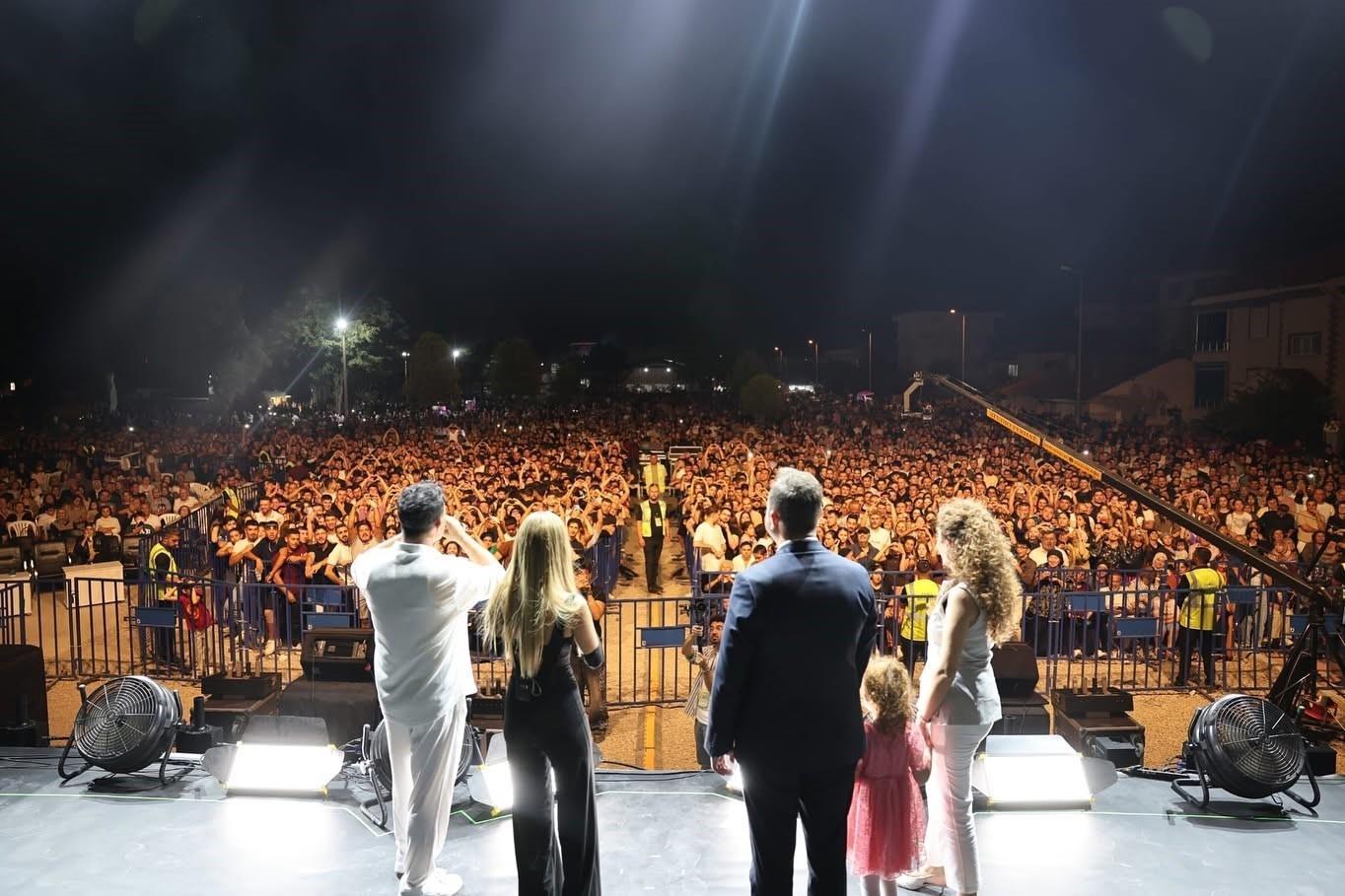 Elma Festivaline Derya Uluğ damgası
