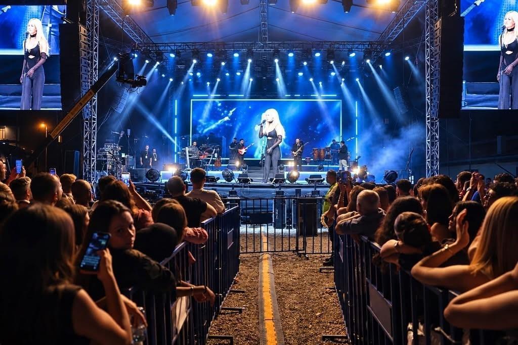 Elma Festivaline Derya Uluğ damgası