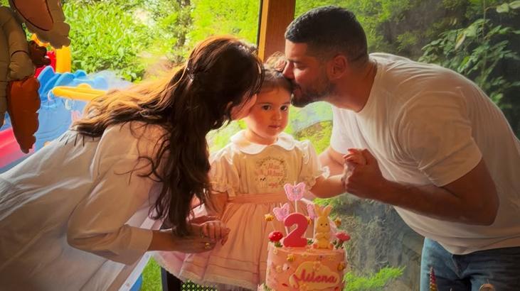 Dubaide romantik tatil Yıldız Çağrı Atiksoy ve Berk Oktay aşk tazeledi