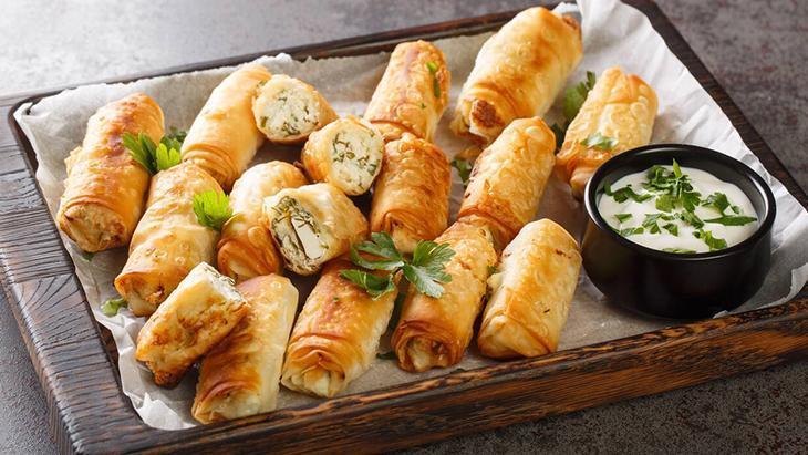 Klasik böreklerden sıkılanlara farklı tarif Bal kabaklı börek nasıl yapılır