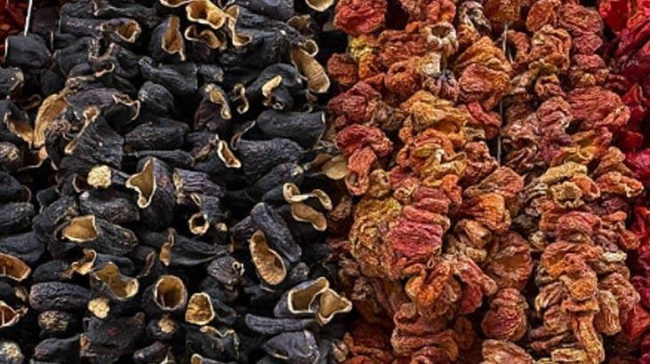 Ne dağılıyor ne eriyor Tam ölçülü ekşili kuru dolma tarifi