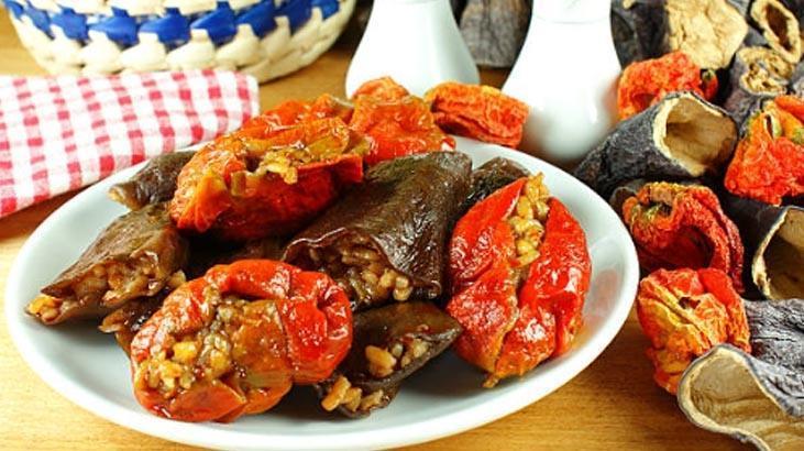 Ne dağılıyor ne eriyor Tam ölçülü ekşili kuru dolma tarifi