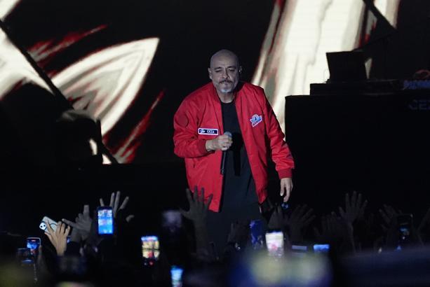 RAP ŞARKISI SIRA GECESİNDE YANKILANDI