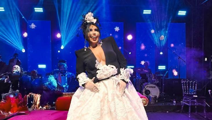 Bülent Ersoy havalimanında makyajsız görüntülendi