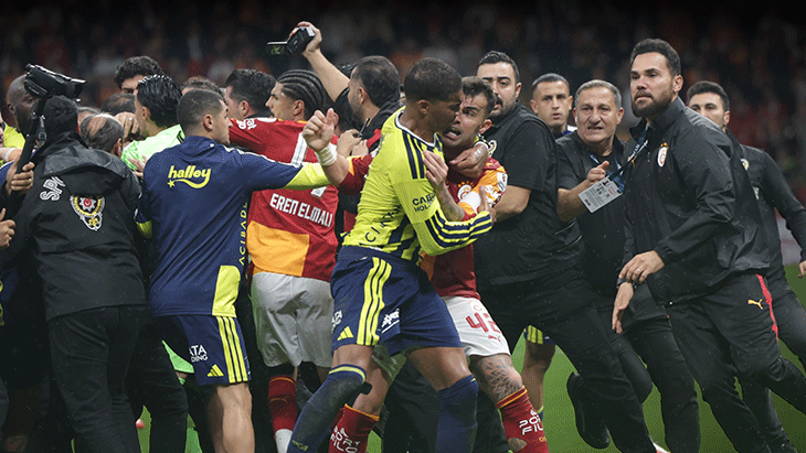 Photo: Milliyet Abdülkerim Bardakcı and Archie Brown Referred to PFDK After Galatasaray-Fenerbahçe Derby Clash