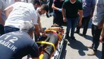 Otomobil ile çarpışan motosikletli yaralandı