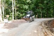 Mustafakemalpaşa Belediye Başkanı Kanar, Suuçtu'daki yol yapımını inceledi