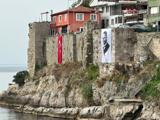 Amasra Kalesi'nde ağaç ve bitki temizliği