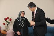 Şener'den ailelere destek ziyareti
