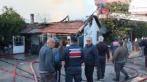 Kemer'de ev yangını