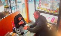 İstanbul - Beyoğlu’nda kuyumcudan altın taç çalan kadın kamerada: ‘Sevgilim bana alamayınca çaldım’