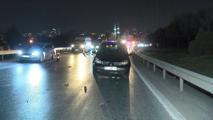 İstanbul - Bağcılar TEM Otoyolu'nda otomobilin çarptığı motosikletli hayatını kaybetti