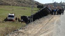 Gercüş’te devrilen TIR'ın sürücüsü yaralandı