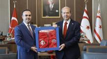 Bakan Kacır KKTC Cumhurbaşkanı Tatar ile bir araya geldi