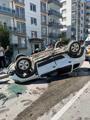 Otomobiller kavşakta çarpıştı: 4 yaralı