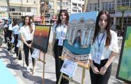 Liselilerden resim sergisi