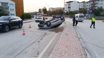Elazığ’da ters dönen otomobildeki 2 kişi yaralandı