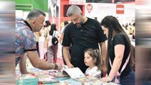 Gençler kitap fuarında bir araya geliyor