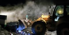 Sanayi sitesindeki hurda lastik yangınında elektrik telleri zarar gördü